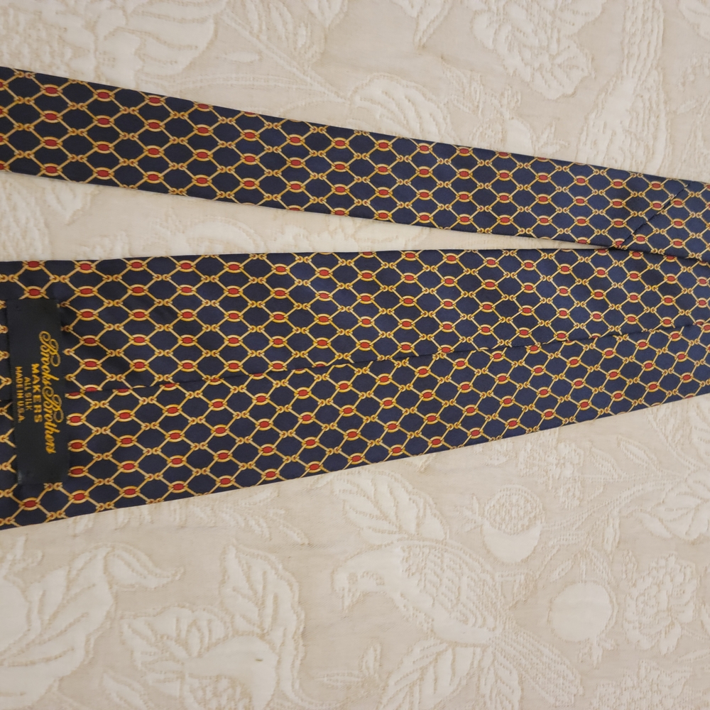 Brooks Brothers Silk Tie with Orange and Black Pattern - Picture 8 of 9